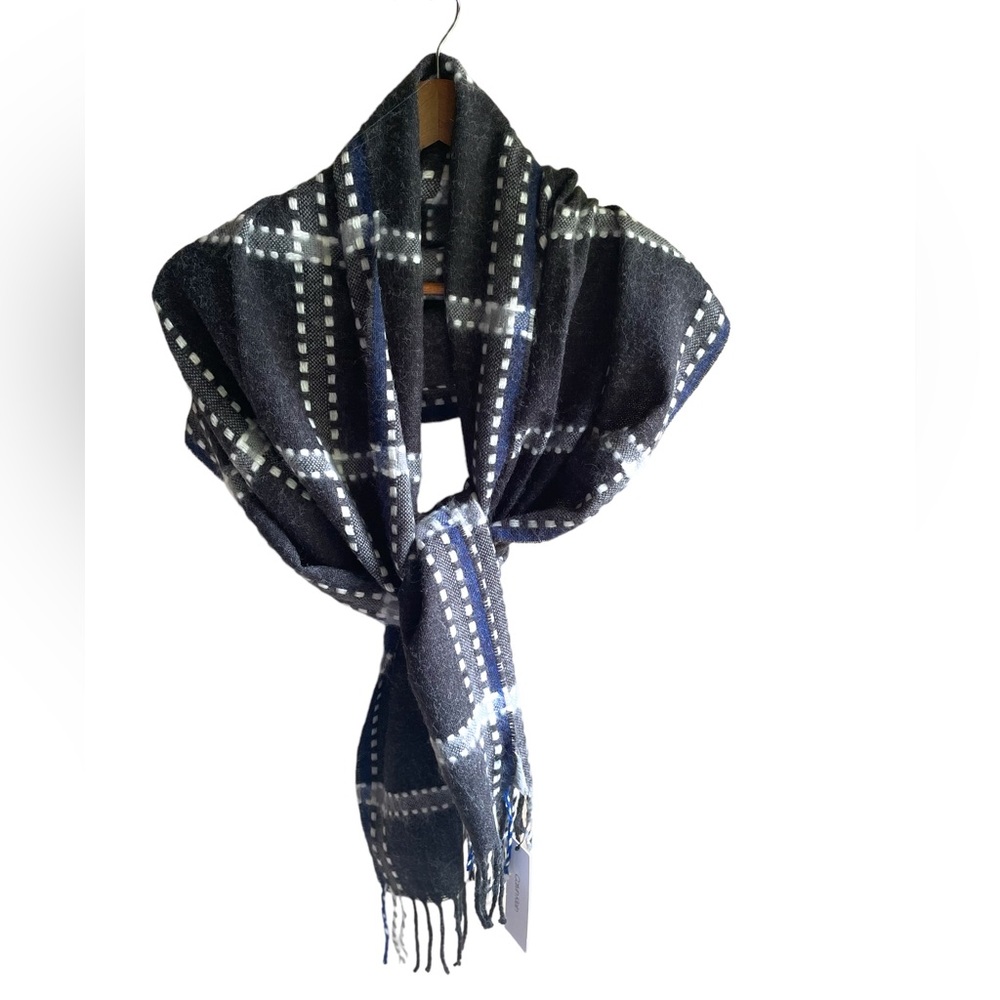 Calvin Klein Oversized Plaid Shawl/Wrap/Scarf. Charcoal Gray, White, Blue. 72x21 - Picture 4 of 16